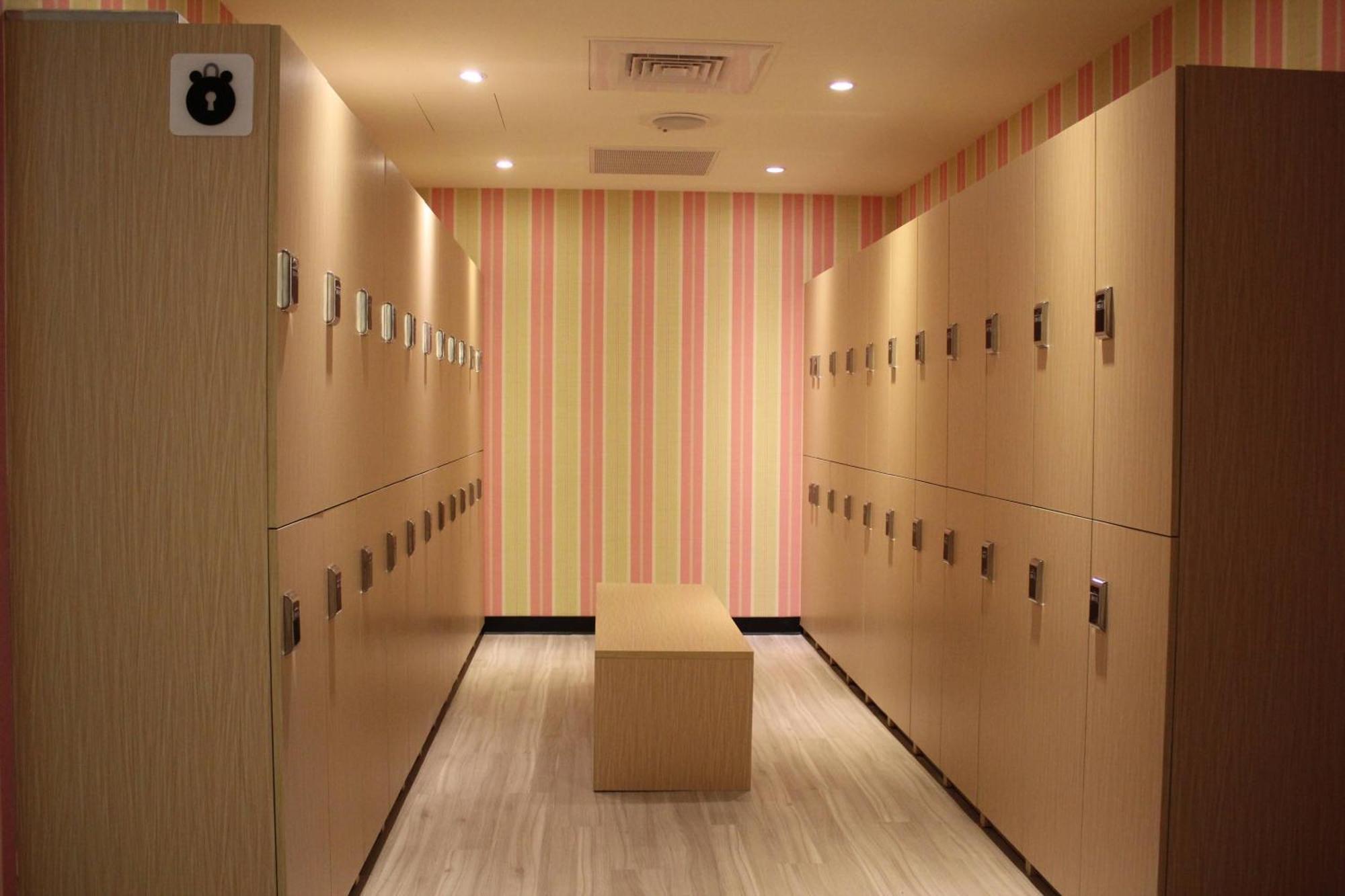 Hey Bear Capsule Hotel Тайбэй Экстерьер фото